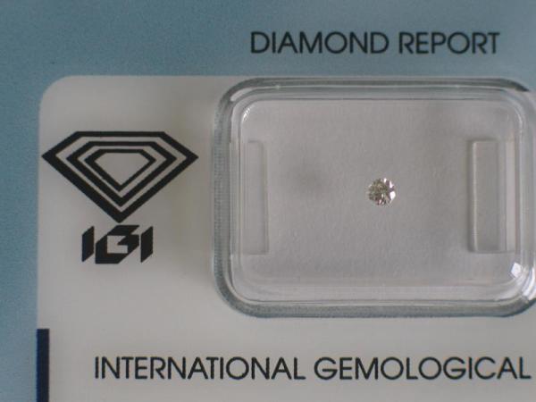 Diamant im Brillantschliff 0.06 ct / I1 / G / Poor / mit IGI Report