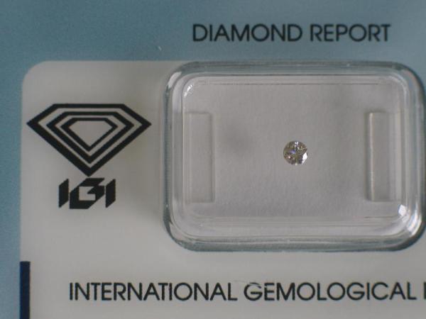 Diamant im Brillantschliff 0.07 ct / SI2 / F / Fair / mit IGI Report