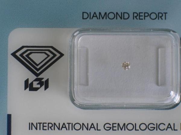 Diamant im Brillantschliff 0.05 ct / I1 / J / Fair / mit IGI Report