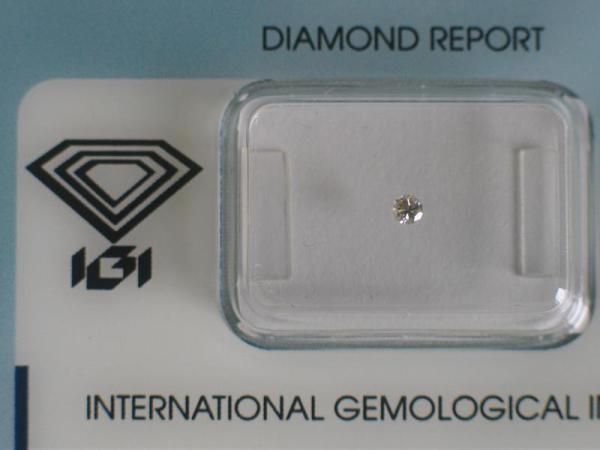 Diamant im Brillantschliff 0.05 ct / VS1 / J / Good / mit IGI Report