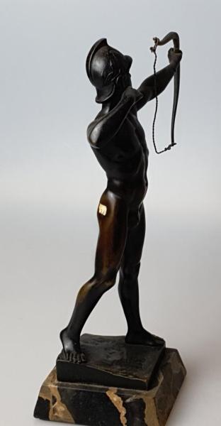 Bronzeskulptur "Bogenschütze" von Victor Bugler