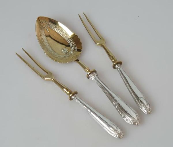 Antiksilber: Silberbesteck 800er Silber mit Vergoldung, 80g Erdbeerlöffel / Gabel