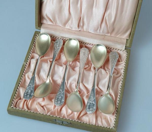 Antiksilber: 6x kleine Löffel, teilvergoldet, 800er Silber in Originalbox