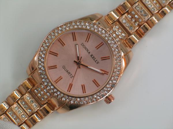 Donna Kelly Damenuhr mit Metallarmband und Schmucksteinen