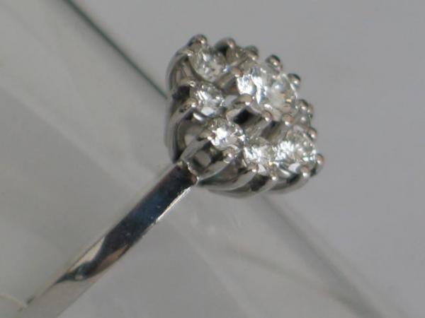 Neuwertiger Diamantring mit 0.81 ct. aus 750er Weissgold, Größe 57 Gewicht: 4,3g