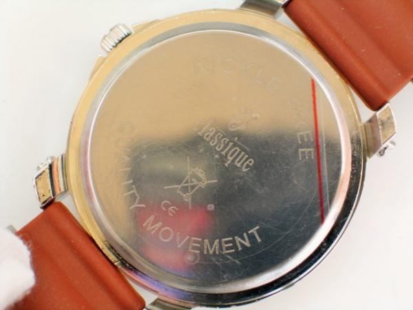 Classique: Stylische Unisexuhr mit Silikonarmband, braun