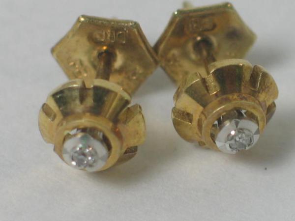 Neuware: Ohrstecker aus 333er Gelbgold mit Diamanten, Gewicht: 1,4g